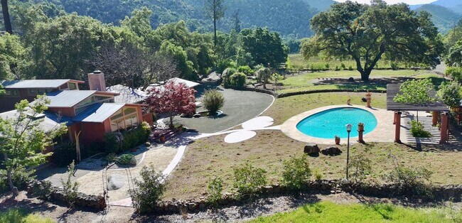 Building Photo - 321 Dutch Henry Canyon Rd