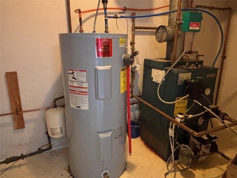 Building Photo - 100 Clinton Dr