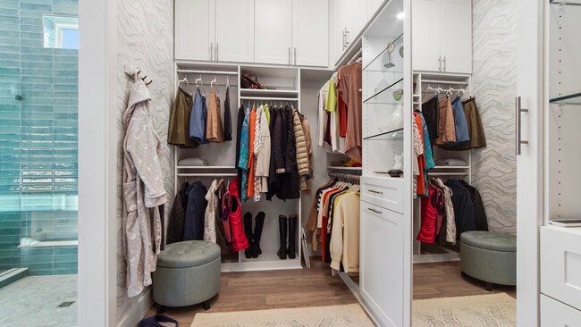 Building Photo - 1866 Pathways Drive