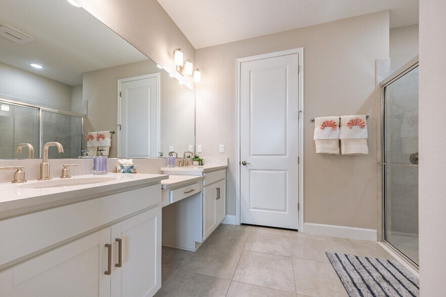 Master Bath - 3117 Formia Ct