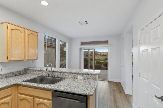 Building Photo - Beautiful Single-Story Home on the Golf Course in Sun City MacDonald Ranch (55+ Community)