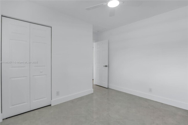 Building Photo - 1773 Lauderdale Manor Dr