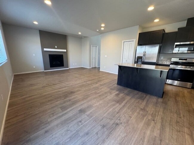 Building Photo - SE Bend neighborhood with community pool
