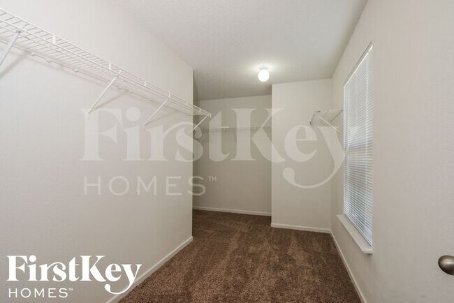 Building Photo - 1820 Feather Reed Ln