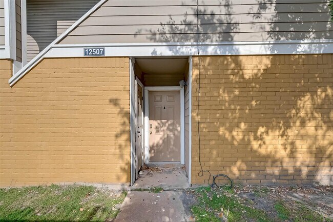 Building Photo - 12507 Ashford Meadow Dr