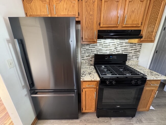 Building Photo - 13506 Bennington Ave