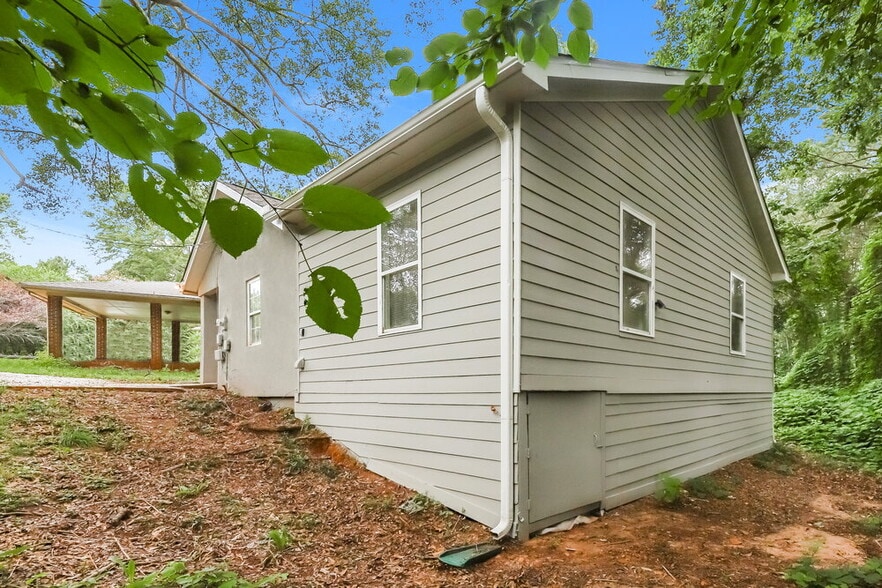 Building Photo - 730 Parker St