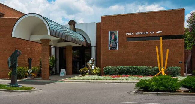 Building Photo - 728 Johnson Ave