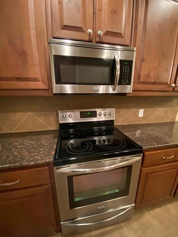 Building Photo - 255 Sherburne St