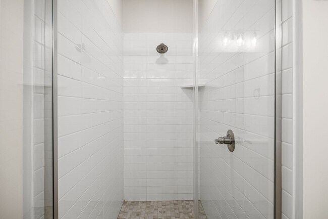 Building Photo - 3213 Zenith Ln