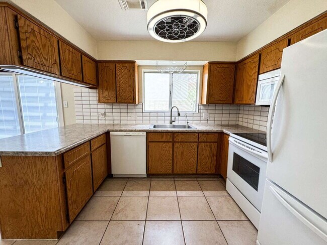 Building Photo - "Charming 2-Bedroom Oasis in Yuma with Mod...