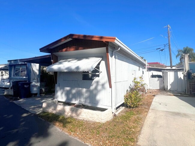 Building Photo - 616 Cortez Rd W