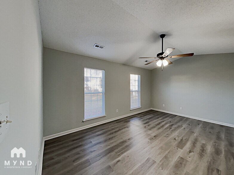 Building Photo - 6902 Kentucky Derby Dr