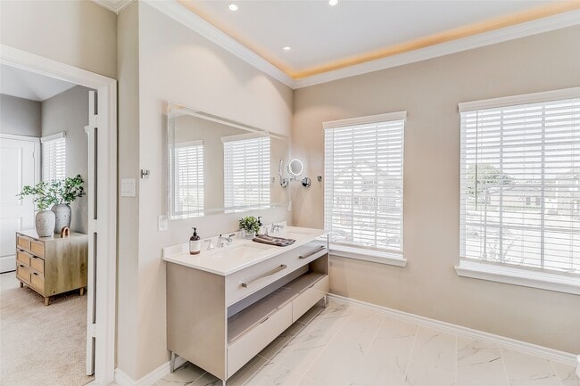 Building Photo - 416 Sonata St