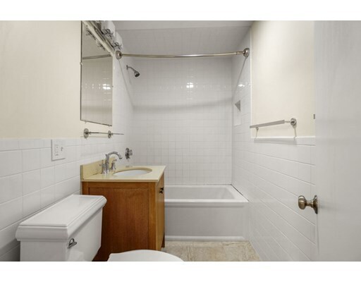 Building Photo - 160 Commonwealth Ave