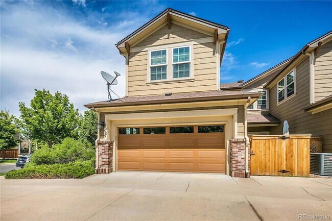 Building Photo - 1067 Uinta Way