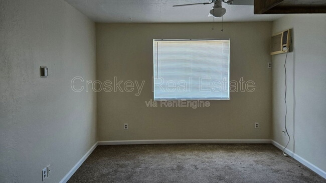 Building Photo - 173 E 15th St