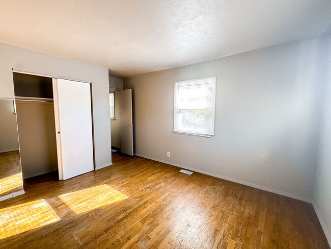 Building Photo - 8415 E 34th St