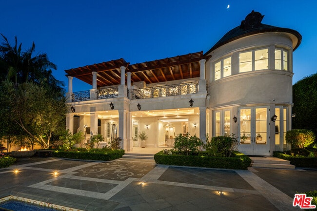 Building Photo - 718 N Rodeo Dr