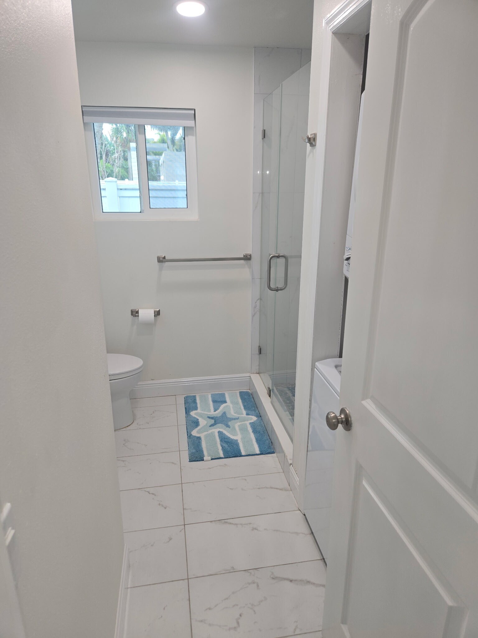 Building Photo - 877 Bruce Ave