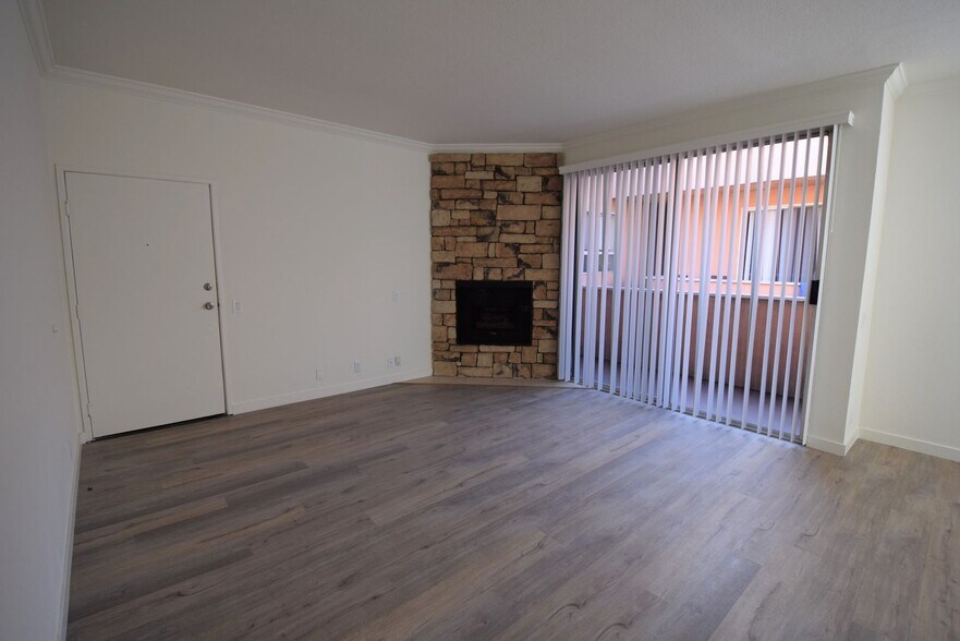 Building Photo - 11107 La Maida St