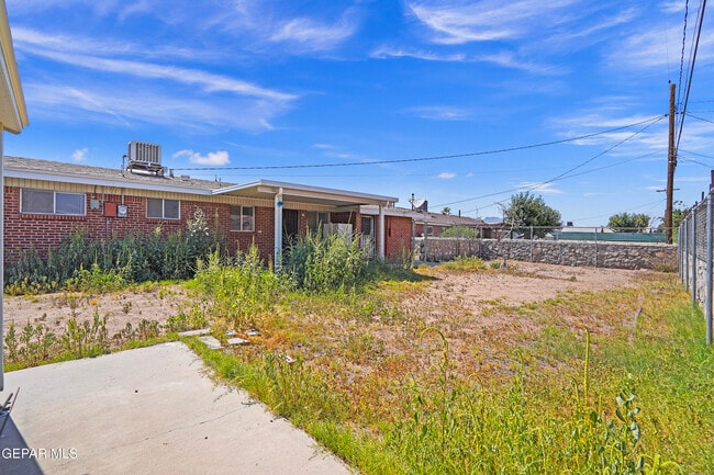 Building Photo - 9532 Waverly Dr
