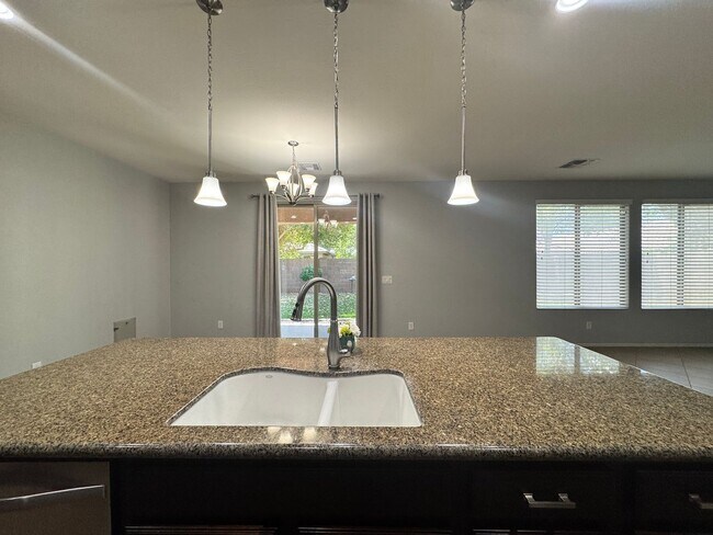 Building Photo - 4 BEDROOM HOME IN COLDWATER RANCH
