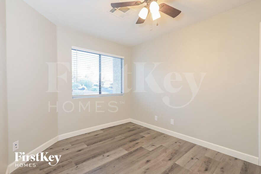 Building Photo - 2017 Waverly Cir