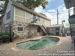 Building Photo - 2811 Woodbury Dr