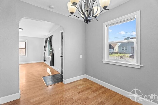Building Photo - 427 I St