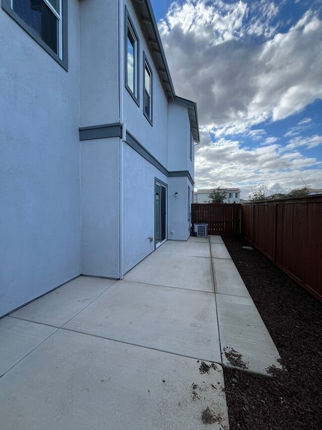 Building Photo - Brand New 2-Story Home in Spring Lake Area...