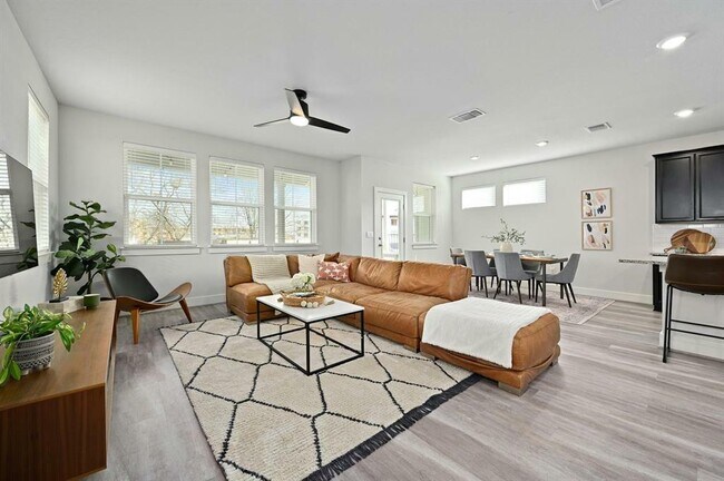 Primary Photo - 7318 Harmony Shoals Bnd