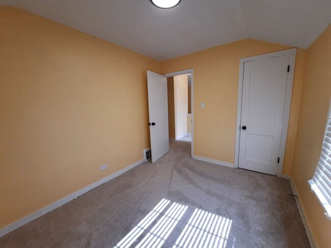 Building Photo - 3Br/2Bath House in Evanston $3,600/m