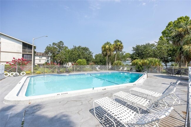 Building Photo - 6519 W Newberry Rd