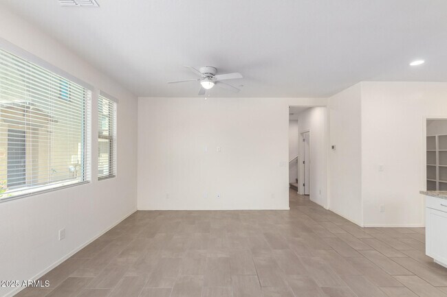 Building Photo - 14870 W Encanto Blvd