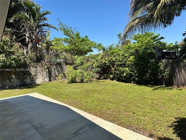 Building Photo - 1781 NW 16th St