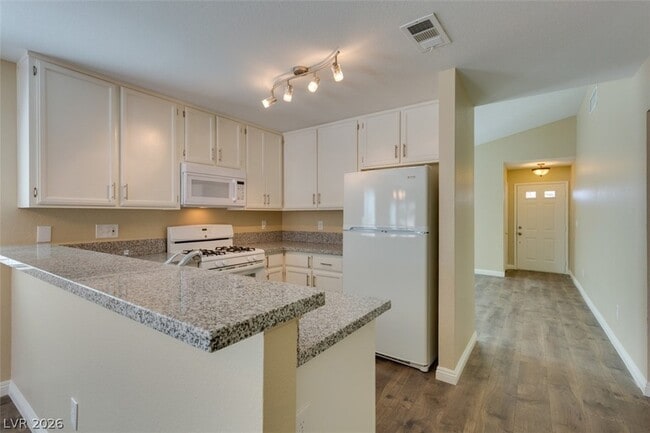 Building Photo - 4658 Belshire Dr