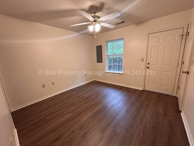 Building Photo - 1431 Brazil Ave