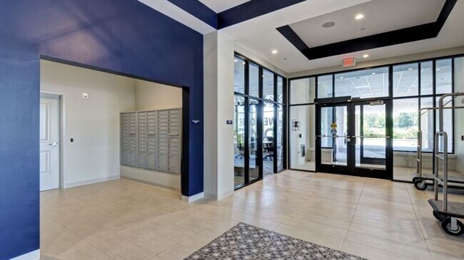 Building Photo - 1160-1178 Silas Deane Hwy