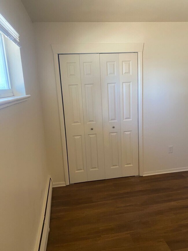 Building Photo - Newly Renovated 2BR | Courtyard & back patio | Lots of natural light