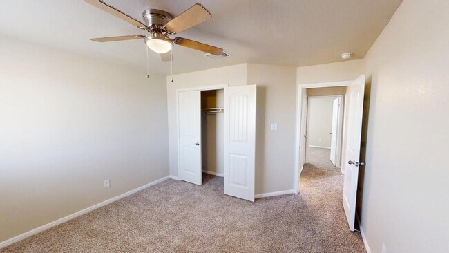 Building Photo - "Spacious 4-Bedroom Killeen Gem with Elega...