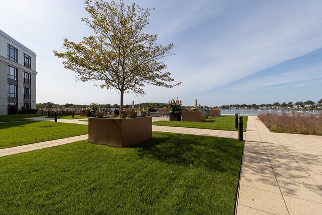 Building Photo - 10 Shipyard Dr