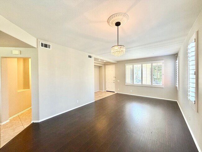 Building Photo - 42041 Delmonte St