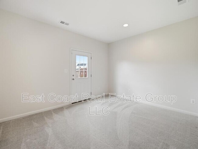 Building Photo - 22 Kirby Ct