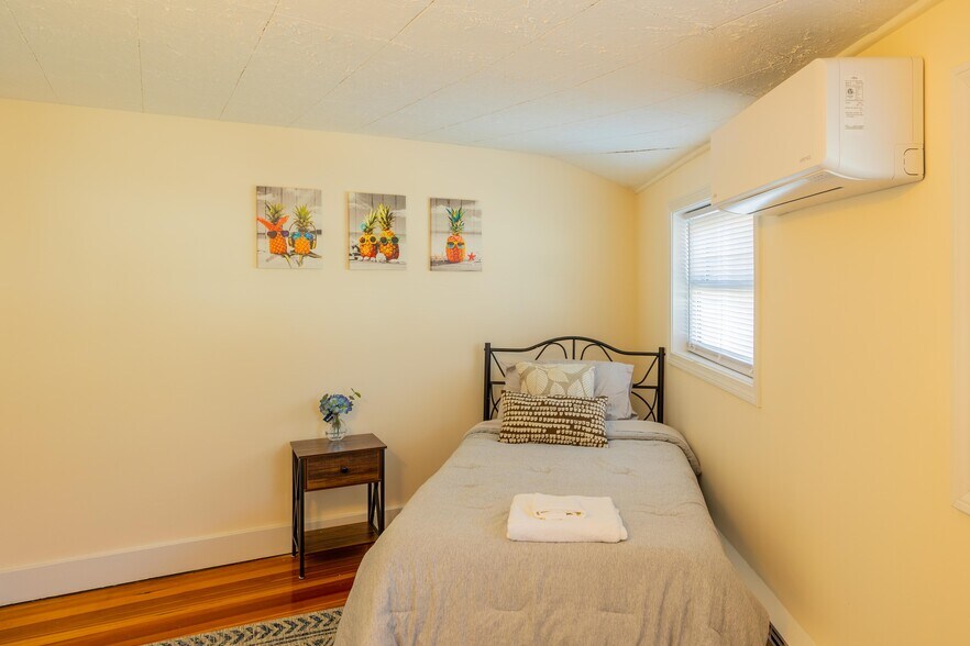 Building Photo - 85 Beach Rd