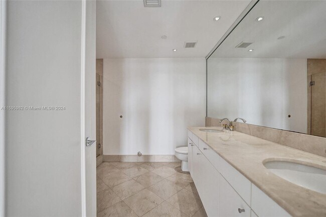 Building Photo - 3801 NE 207th St