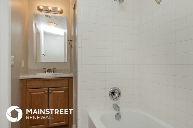 Building Photo - 604 Prairie Lake Dr