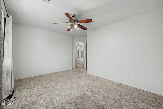 Building Photo - 614 S 111th Dr
