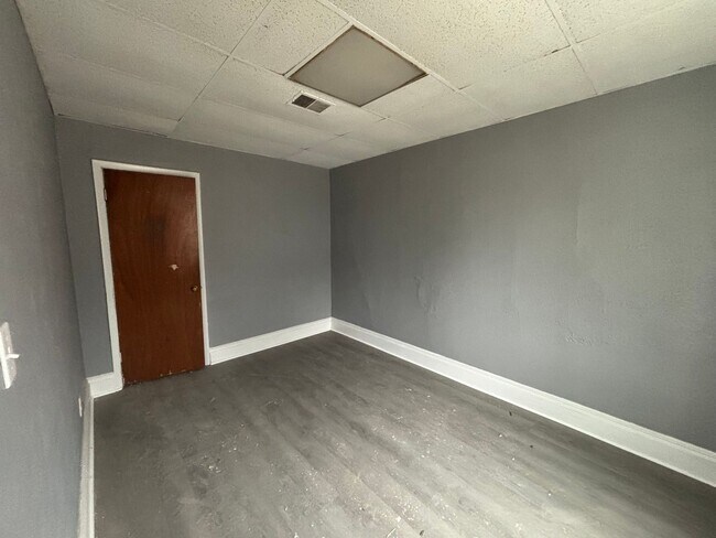 Building Photo - 3010 Warsaw St