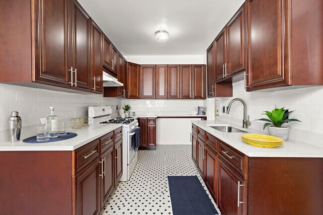 Building Photo - 301 Palisade Ave